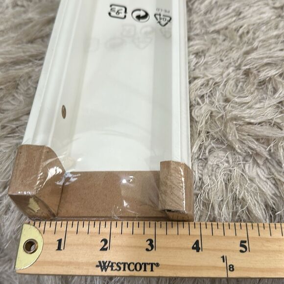 Ikea Virserum 21 5/8" White/Cream
Shelf Picture Ledge 902.712.33 - Picture 12 of 13